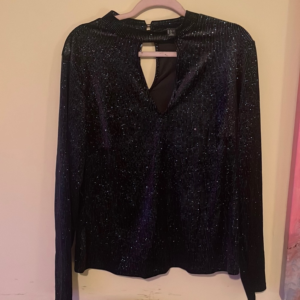 Sparkly1X  forever 21 top, worn just once. In excellent quality.